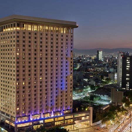 เฟียสตา อเมริกานา เรฟอร์มา Hotel เม็กซิโกซิตี้ ภายนอก รูปภาพ The hotel at night