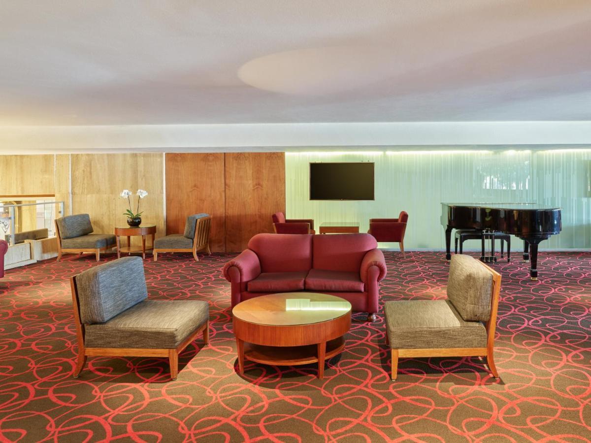 เฟียสตา อเมริกานา เรฟอร์มา Hotel เม็กซิโกซิตี้ ภายนอก รูปภาพ The lounge at the airport