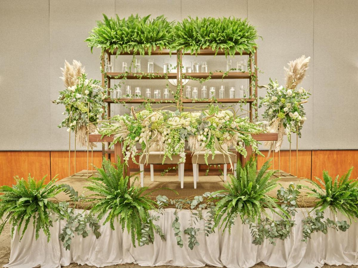 เฟียสตา อเมริกานา เรฟอร์มา Hotel เม็กซิโกซิตี้ ภายนอก รูปภาพ A traditional Malay wedding dais