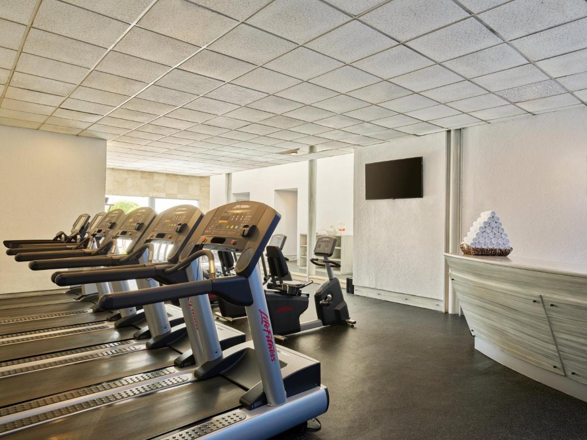เฟียสตา อเมริกานา เรฟอร์มา Hotel เม็กซิโกซิตี้ ภายนอก รูปภาพ The gym at the hotel