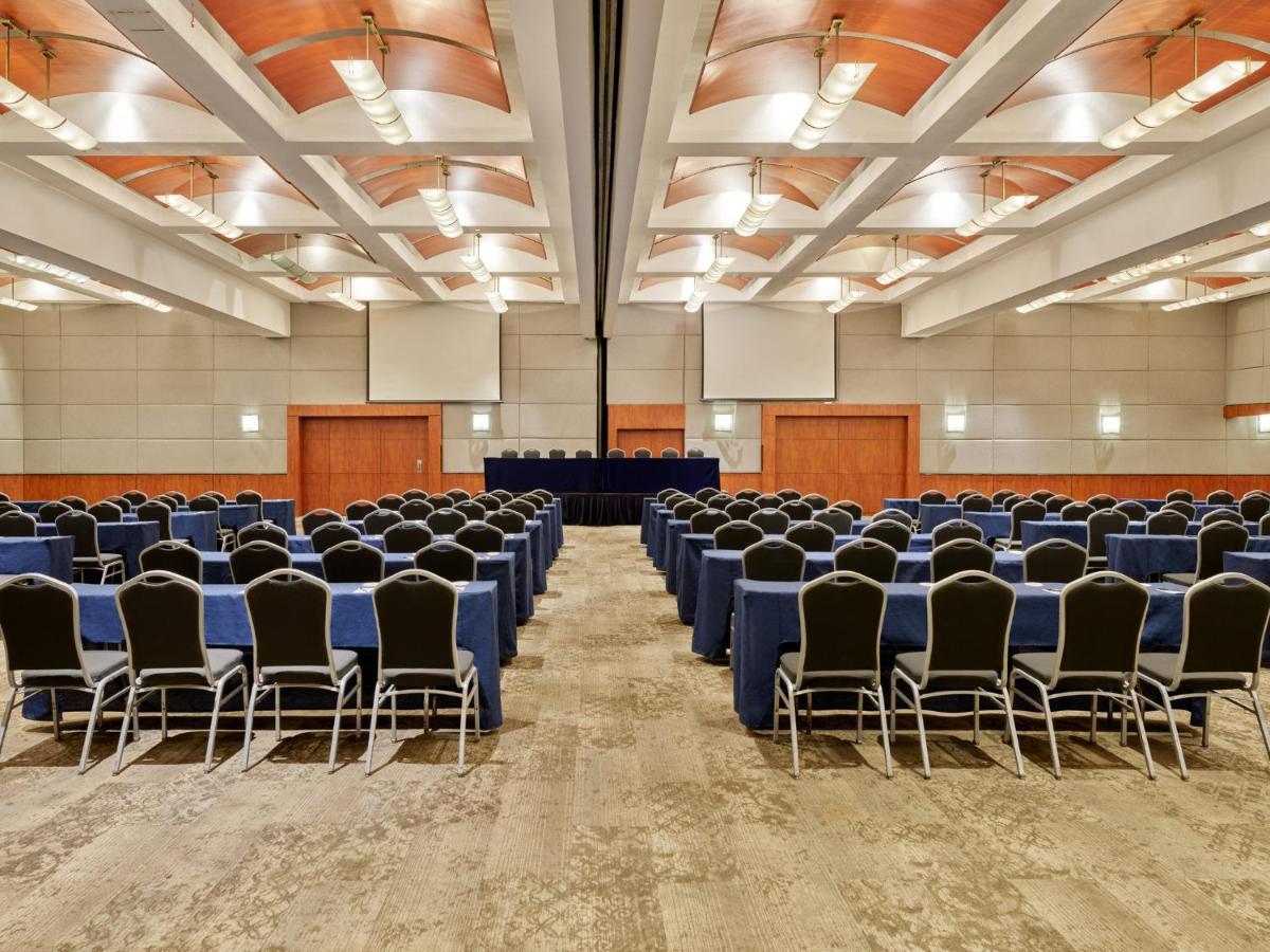 เฟียสตา อเมริกานา เรฟอร์มา Hotel เม็กซิโกซิตี้ ภายนอก รูปภาพ The International Conference Centre