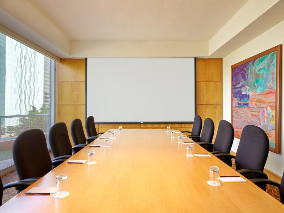 เฟียสตา อเมริกานา เรฟอร์มา Hotel เม็กซิโกซิตี้ ภายนอก รูปภาพ A boardroom at a hotel