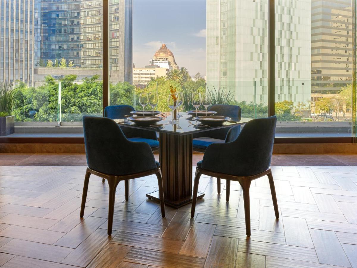 เฟียสตา อเมริกานา เรฟอร์มา Hotel เม็กซิโกซิตี้ ภายนอก รูปภาพ The Table