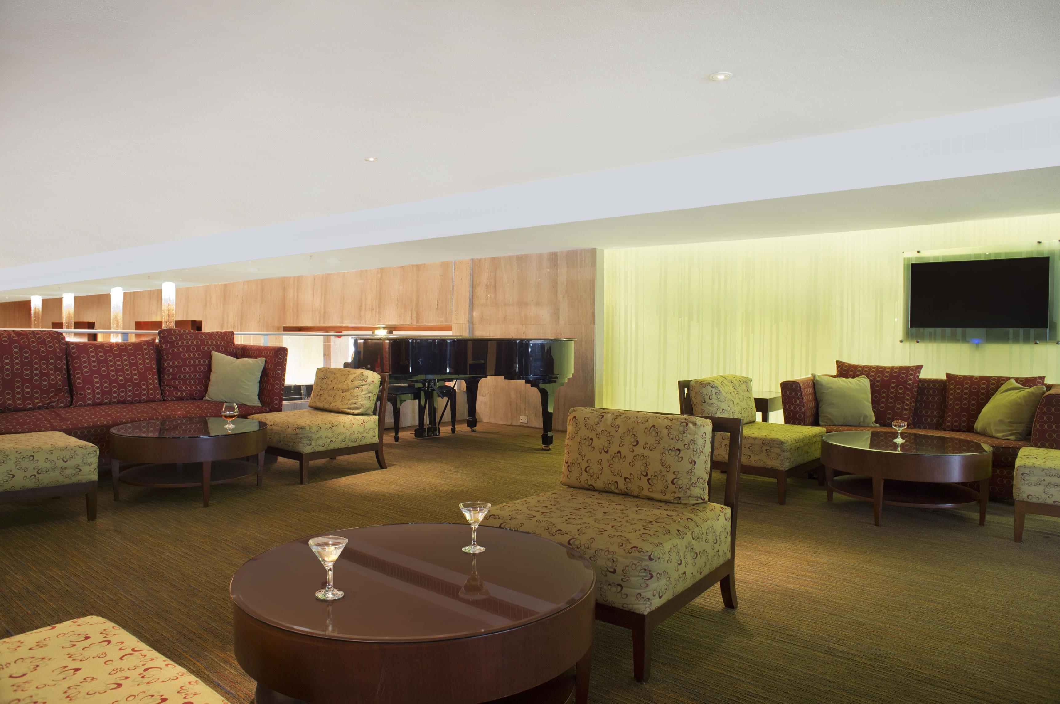 เฟียสตา อเมริกานา เรฟอร์มา Hotel เม็กซิโกซิตี้ ภายนอก รูปภาพ The lounge at the airport
