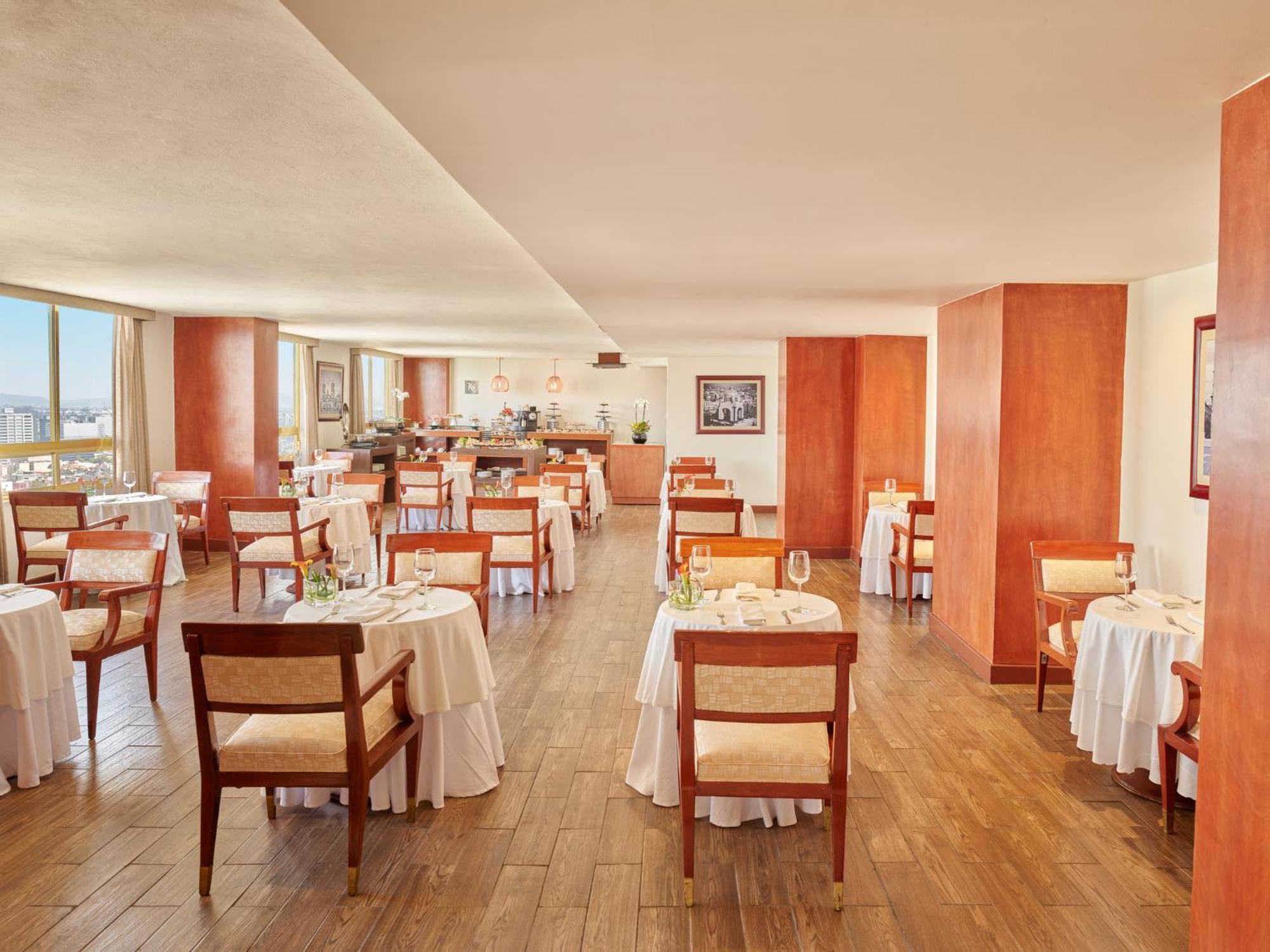 เฟียสตา อเมริกานา เรฟอร์มา Hotel เม็กซิโกซิตี้ ภายนอก รูปภาพ The restaurant