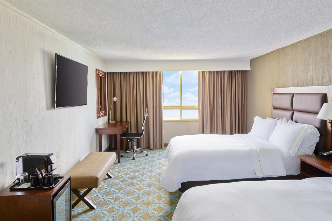 เฟียสตา อเมริกานา เรฟอร์มา Hotel เม็กซิโกซิตี้ ภายนอก รูปภาพ A guest room at the Hilton San Francisco